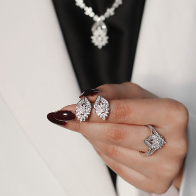 Women set