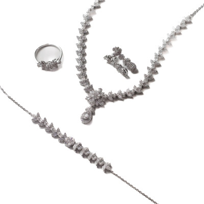 Women set Women set