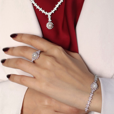Women set