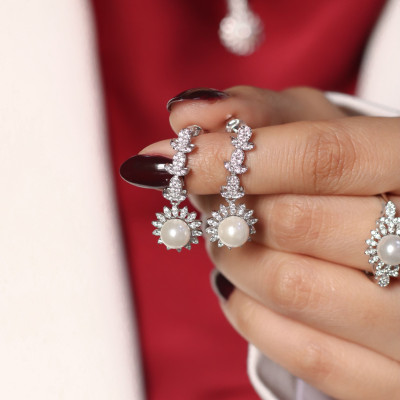 Women set